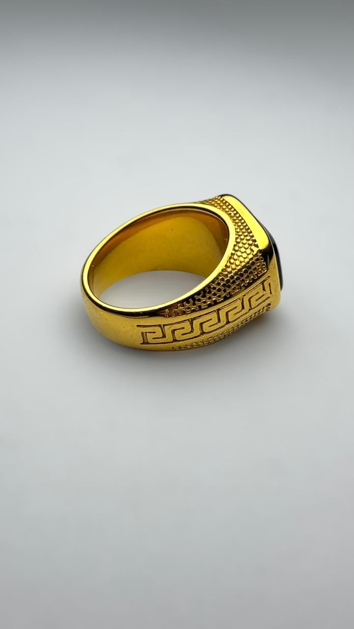 Lustrous Gold Ring with Black Onyx