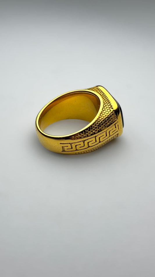 Lustrous Gold Ring with Black Onyx
