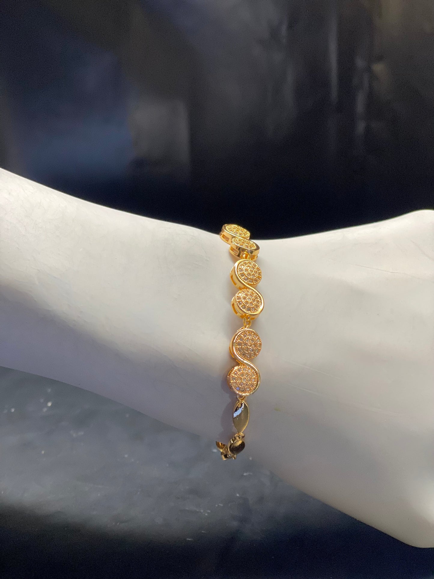 Elegant Gold SSS Design Bracelet