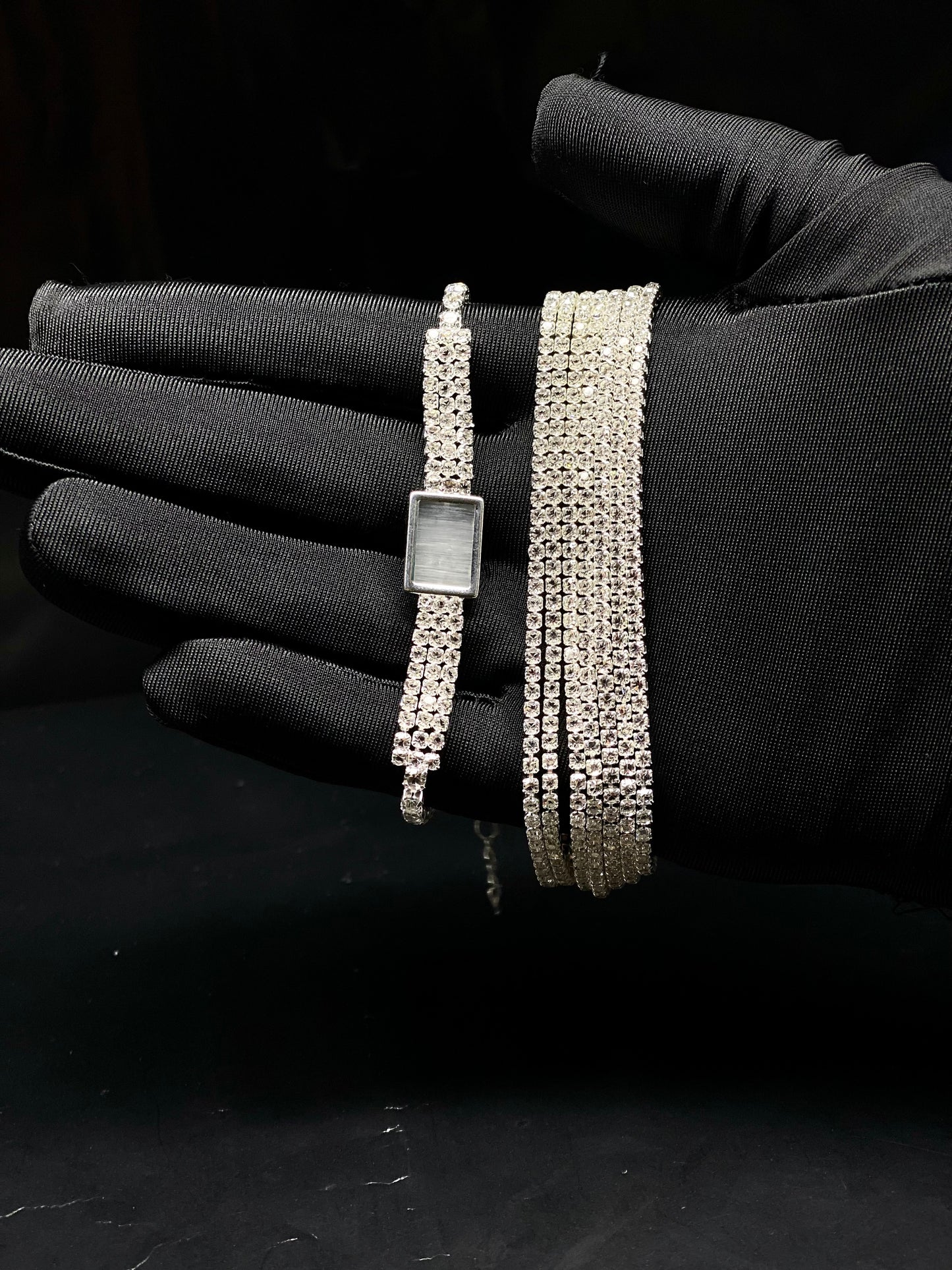 Female Wirst Braceletes With Chain Lock