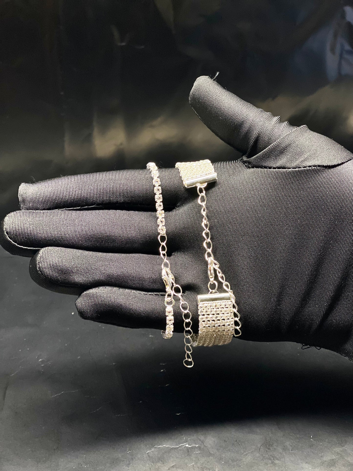 Female Wirst Braceletes With Chain Lock